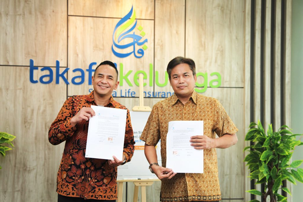 PT Asuransi Takaful Keluarga (Takaful Keluarga) resmi menandatangani kerja sama dengan PT Adrea Sarana Elcomindo (Asedata) dalam rangka memasarkan produk asuransi jiwa syariah. Penandatanganan Perjanjian Kerja Sama (PKS) ini dilakukan oleh Yurivanno Gani, Direktur Utama Takaful Keluarga, dan Adi Wijaya, Direktur Asedata, pada Rabu, 11 September 2024, di Graha Takaful Indonesia, Jakarta.