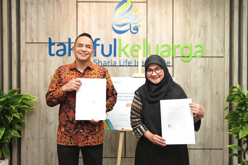 PT Asuransi Takaful Keluarga (Takaful Keluarga) secara resmi menjalin kerja sama strategis dengan PT Medika Mitra Afiah (Proizzy Assistance) dalam upaya memasarkan produk asuransi jiwa syariah. Kerja sama ini ditandai dengan penandatanganan Perjanjian Kerja Sama (PKS) pada Rabu, 11 September 2024, oleh Yurivanno Gani, Direktur Utama Takaful Keluarga, dan dr Roswita, Direktur Proizzy Assistance, di Graha Takaful Indonesia, Jakarta.