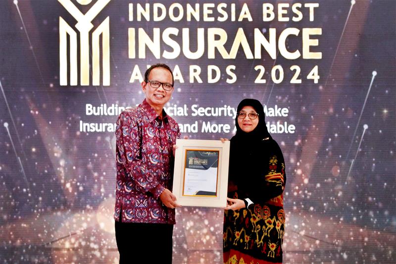 Takaful Keluarga mencatatkan prestasi dengan dianugerahi penghargaan “Indonesia Best Sharia Life Insurance 2024 for Enhancing Excellence Financial Performance through Various Synergies and Collaboration Service” pada ajang Indonesia Best Insurance Awards 2024 yang diselenggarakan oleh Warta Ekonomi dengan tema “Building Financial Security to Make Insurance Easier and More Affordable.” Acara penghargaan ini berlangsung pada 31 Oktober 2024 di The Sultan Hotel & Residence, Jakarta, dan penghargaan tersebut diterima langsung oleh Ibu Penny Hikmahwati selaku Direktur Operasional PT Asuransi Takaful Keluarga.