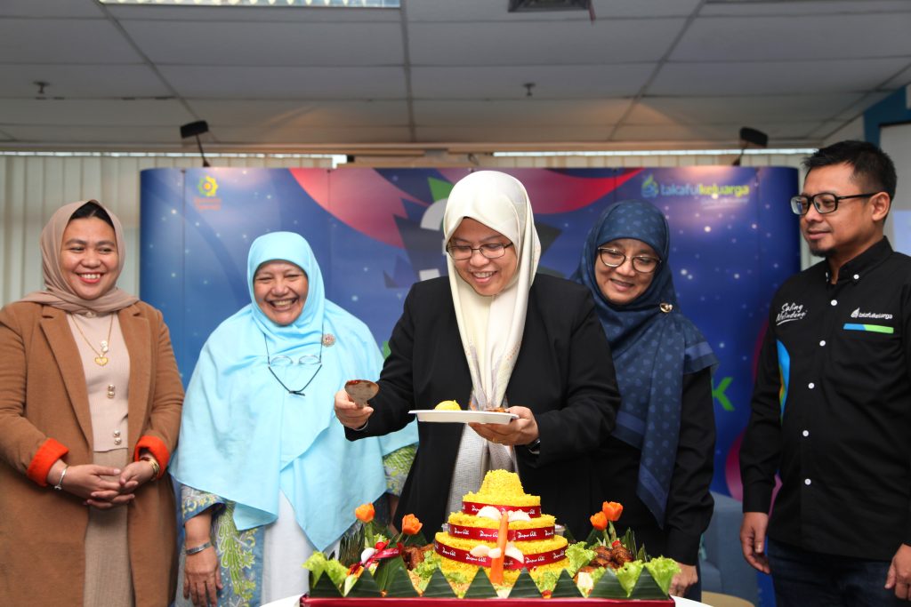 Memasuki usia ke-31 tahun, PT Asuransi Takaful Keluarga terus berkomitmen menghadirkan inovasi perlindungan berbasis prinsip syariah. Sebagai bagian dari rangkaian peringatan Milad ke-31, Takaful Keluarga secara resmi meluncurkan produk terbarunya, Takaful Perlindungan Kritis, pada Kamis (14/8) di Graha Takaful Indonesia.